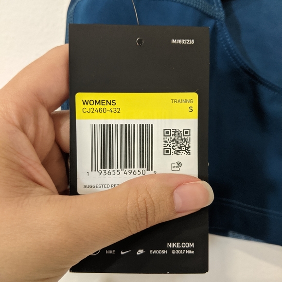 NWT Nike workout top Sz small - Picture 3 of 6